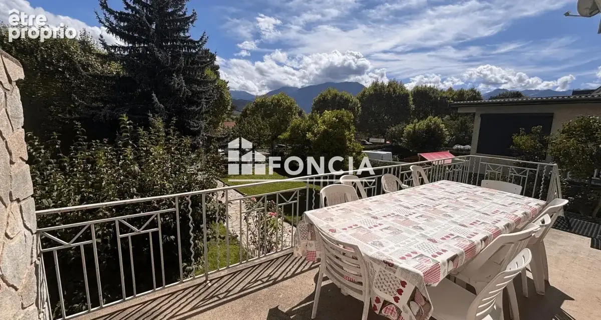  Élégante Propriété avec Vue Montagne – 196 m² habitables – Terrain paysager de 700 m² - photo 8