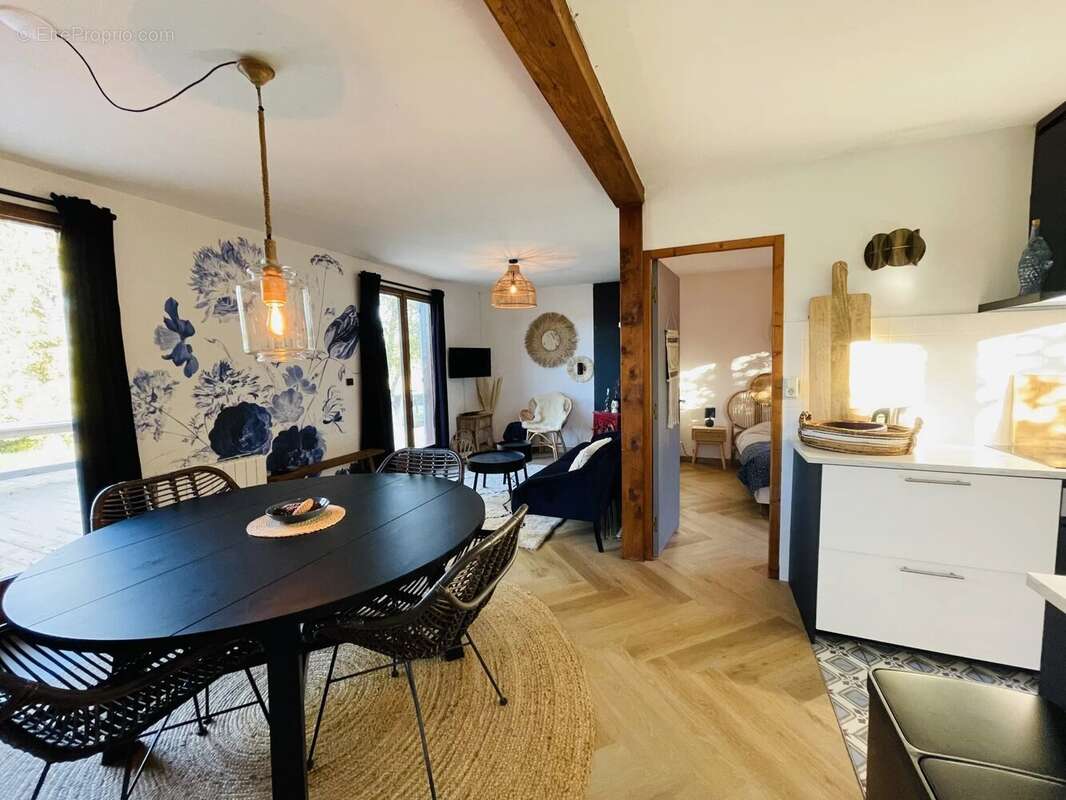 Maison à MONTSAUCHE-LES-SETTONS