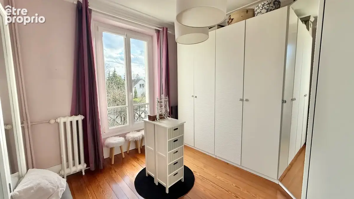 Belle meulière de caractère avec 6 chambres et jardin - photo 8