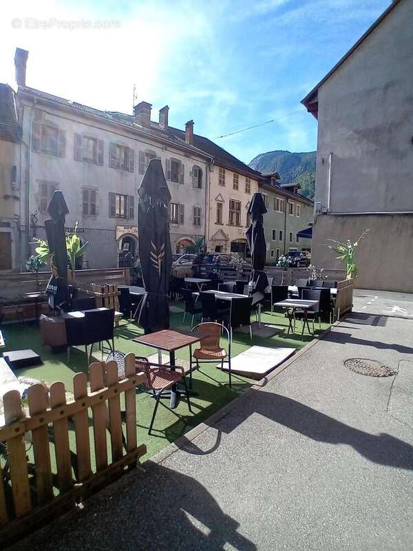 Photo 2 - Commerce à THONES