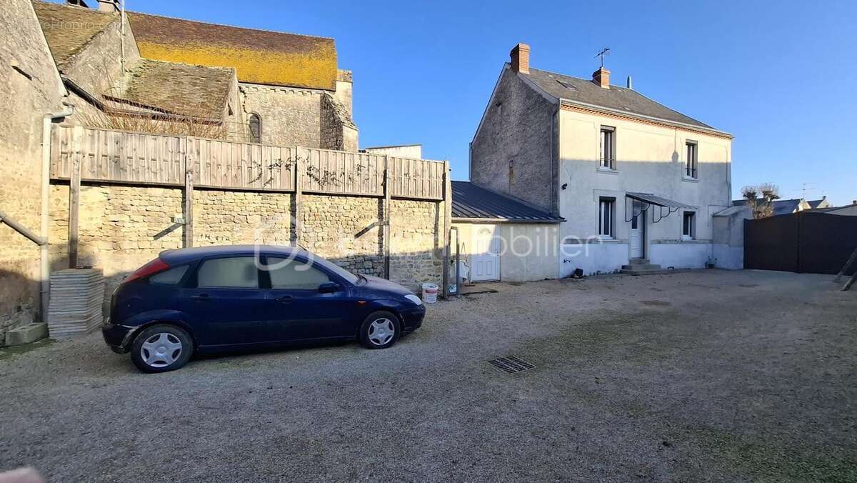 Corps de ferme en plein centre ville - photo 12