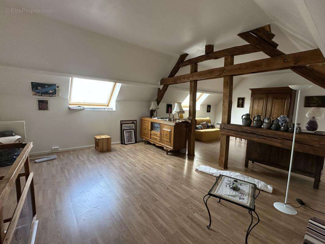 Maison à ISLES-LES-MELDEUSES