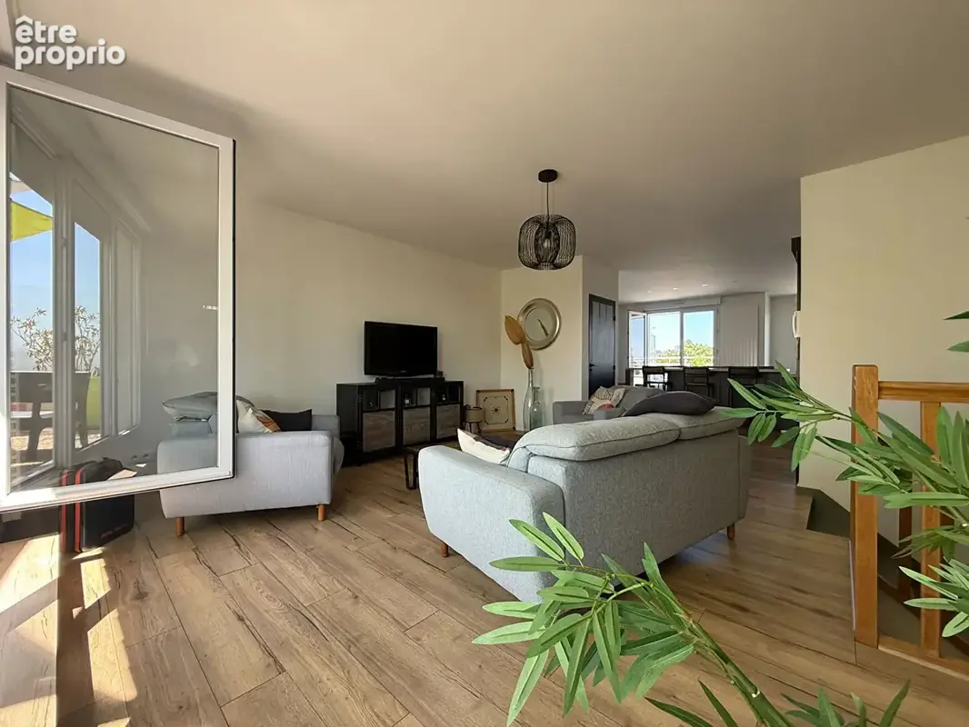 Photo Appartement à Saint-Barthelemy-D'anjou au prix de 254 400€