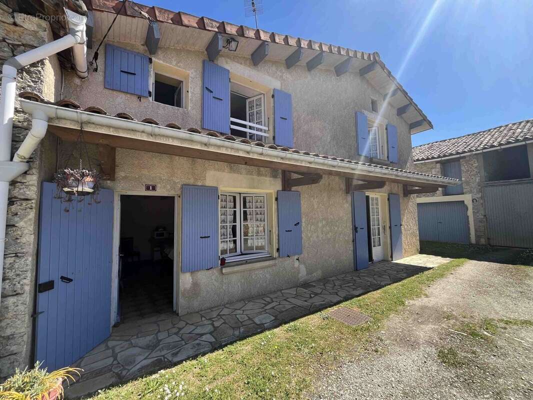Maison à CHASSENEUIL-SUR-BONNIEURE