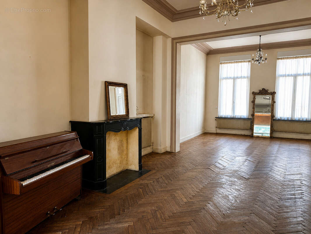 Maison semi-bourgeoise - Centre Ville - photo 2