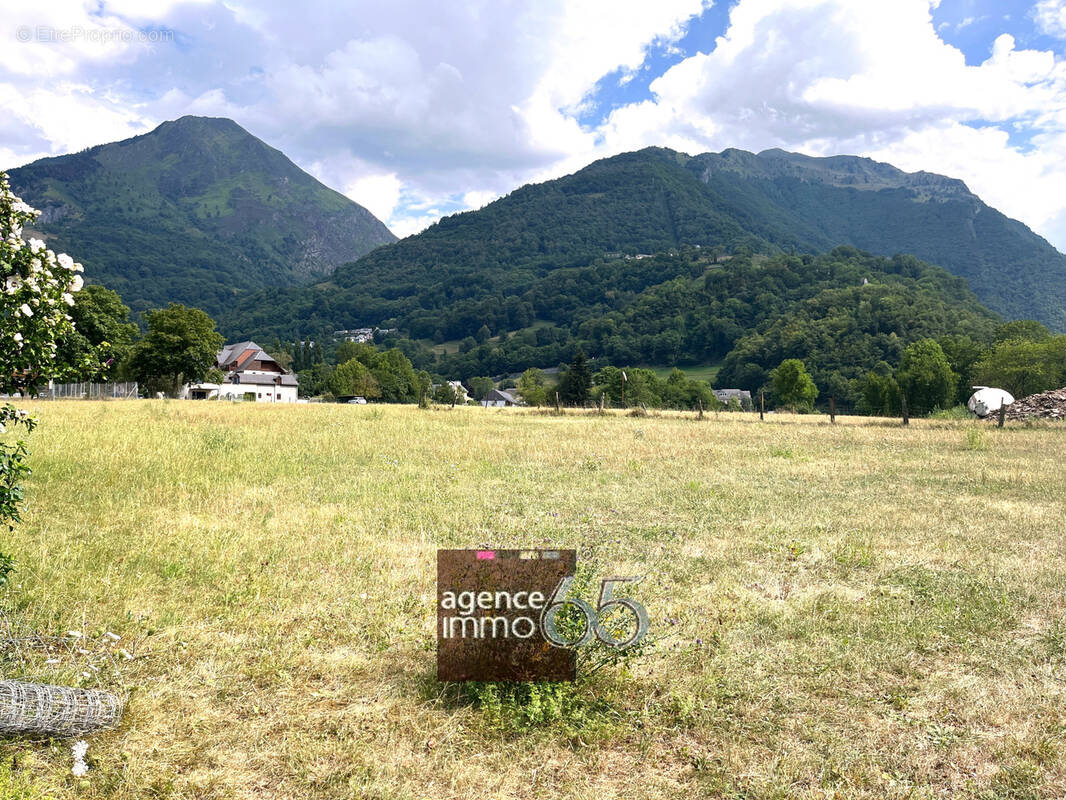 Terrain à LUZ-SAINT-SAUVEUR