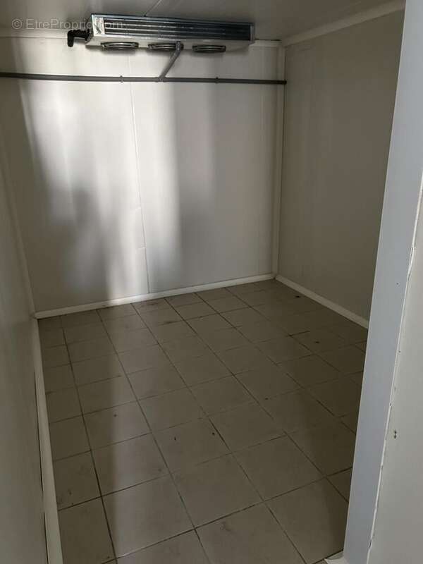 Commerce à ESCAUDOEUVRES