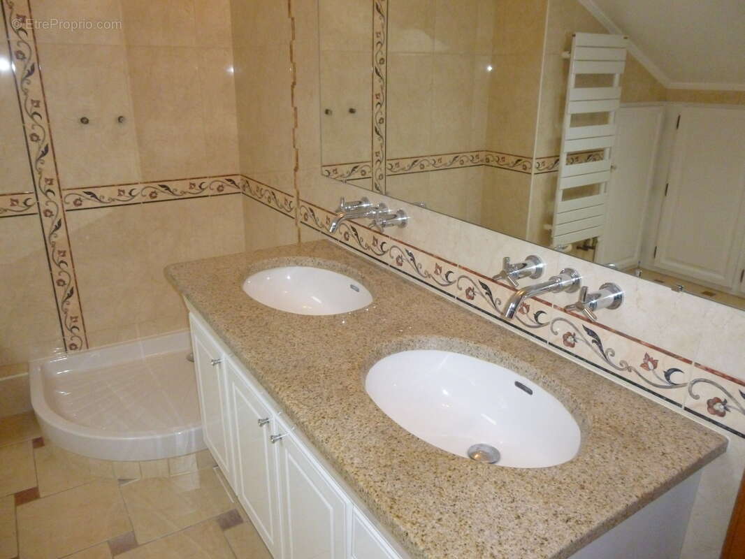 Maison à SAINT-GRATIEN