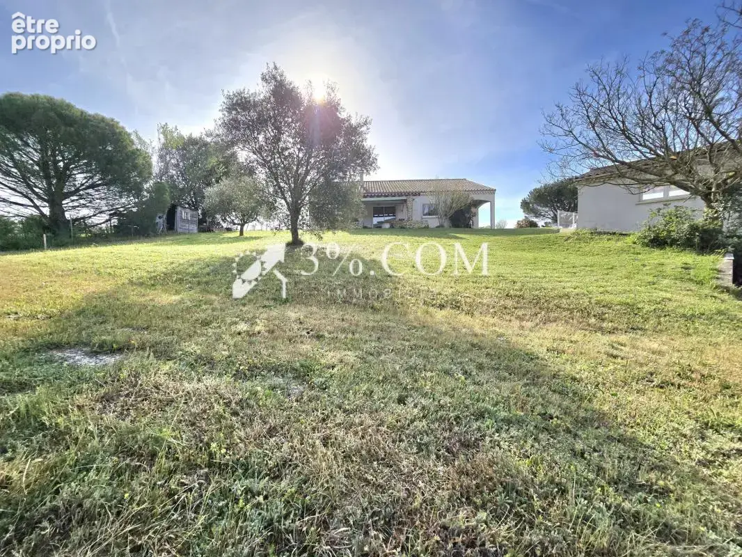 Villa de 2002 de 150 m2 et 5 chambres avec piscine et garage - photo 2