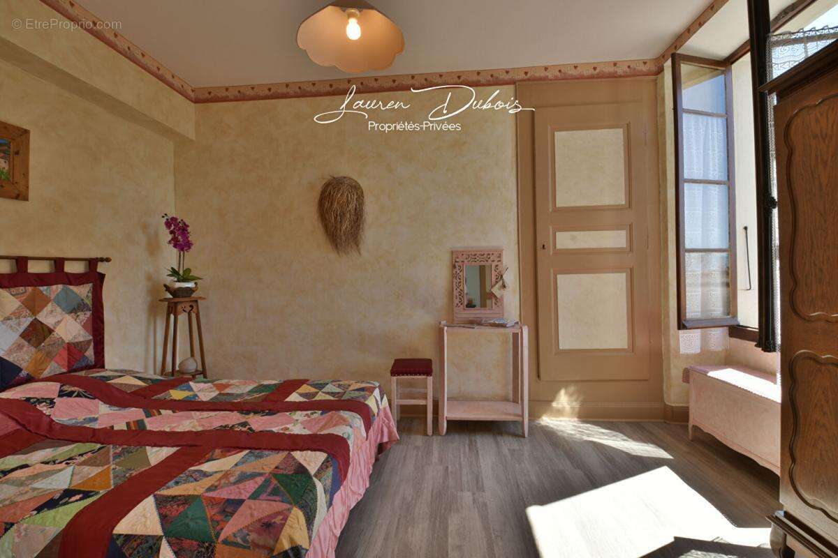 SERRES - Maison de village 206m² avec terrasse et garage - photo 15