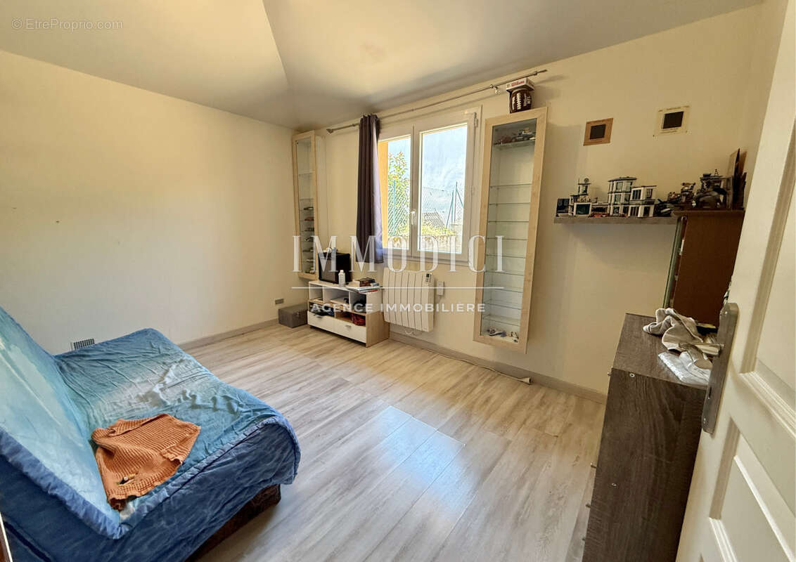 Villa familiale de plain-pied et sa jolie vue sur les collines - photo 15