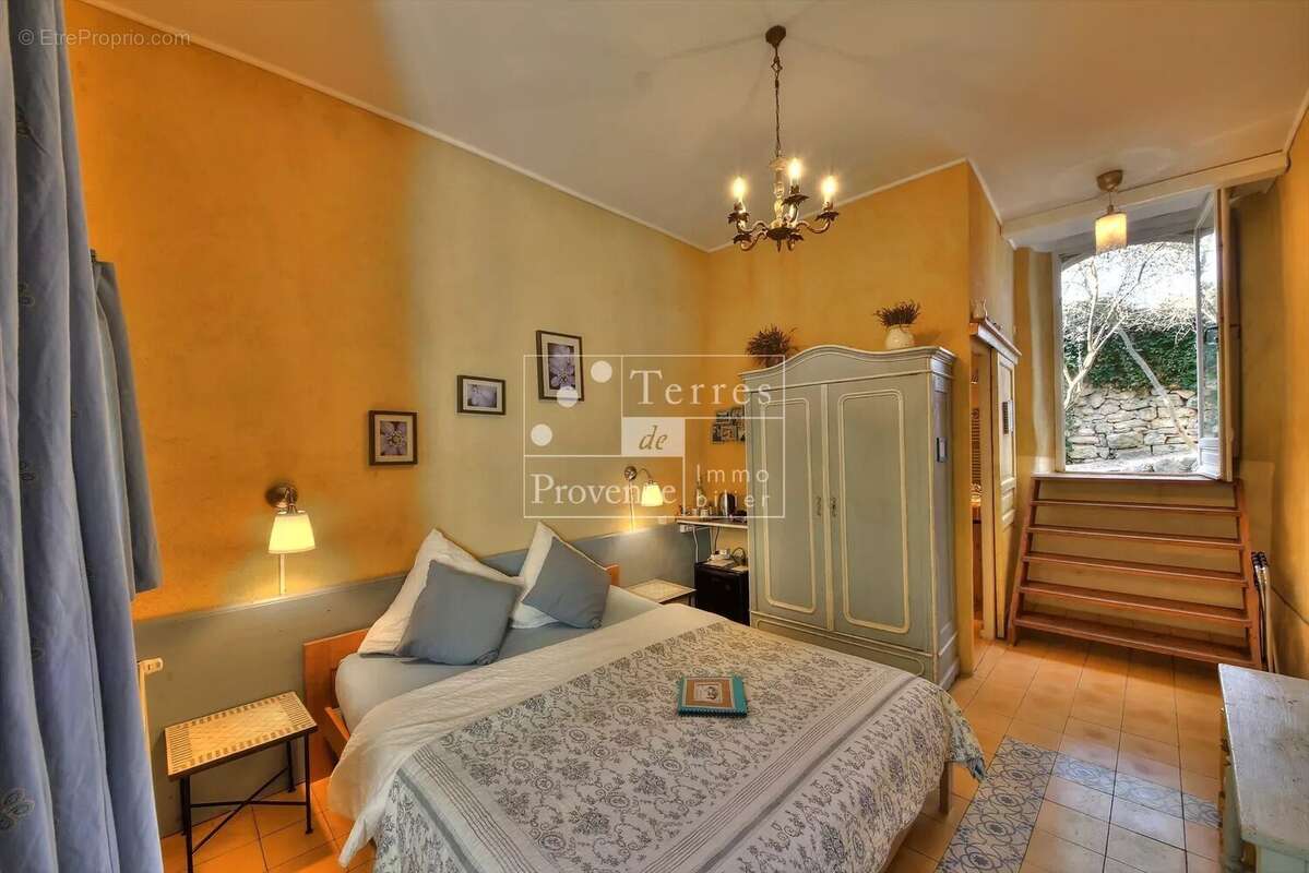 Maison à SAINT-LAURENT-DU-VERDON