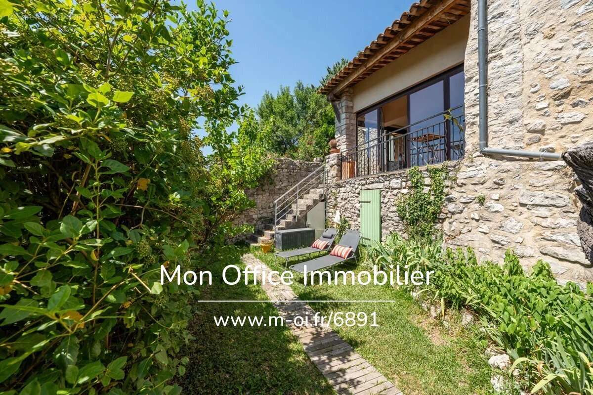 Référence : 6891-SJO - Maison provençale en pierre au coeur du village de St-Julien (83560): 4 chambres - véranda- piscine- cave - photo 26