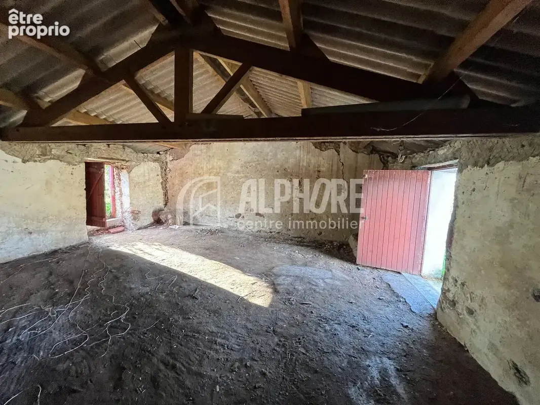 EXCLUSIVITÉ Au calme en campagne, bâtiment en pierres de 44 m² sur une parcelle de 99 m² - photo 3