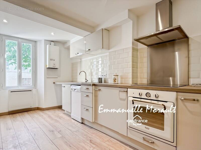 Appartement à BAGNOLS-EN-FORET