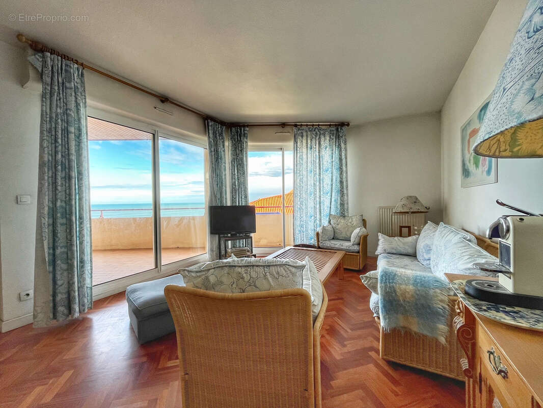 Appartement 4 pieces front de mer avec terrasse et parking - photo 4