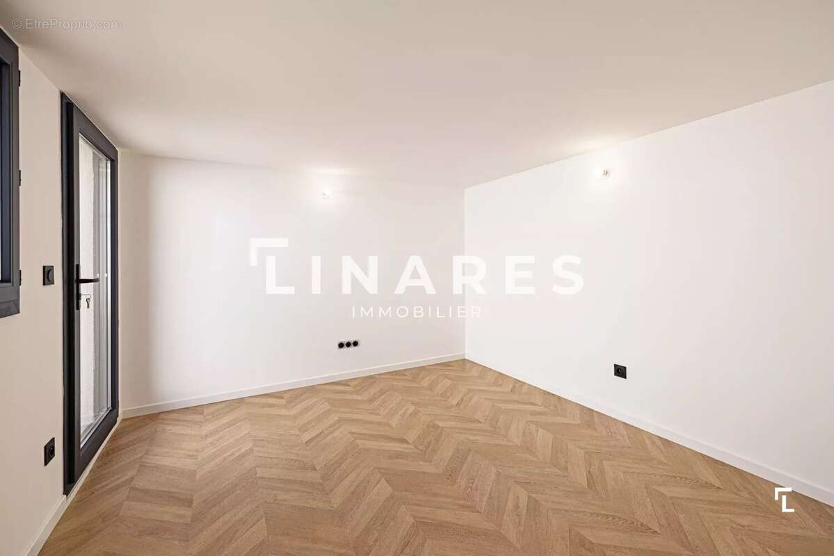 Appartement à MARSEILLE-5E