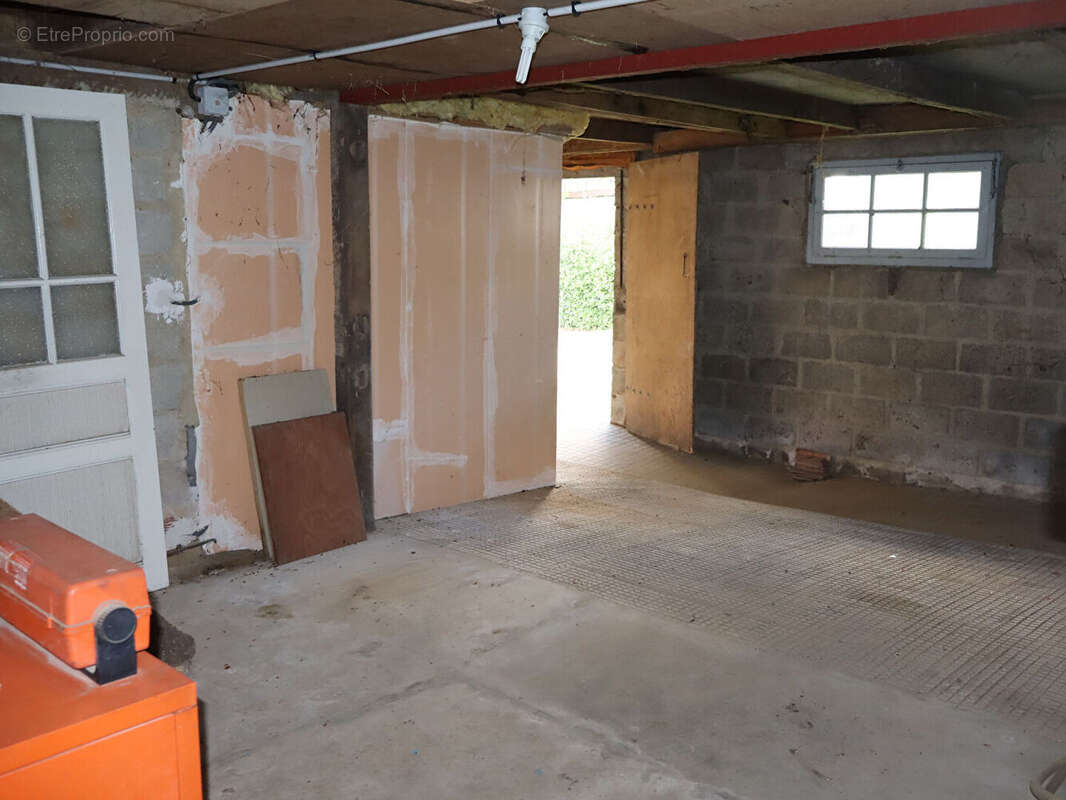 Maison à SAINT-GEORGES-DE-ROUELLEY