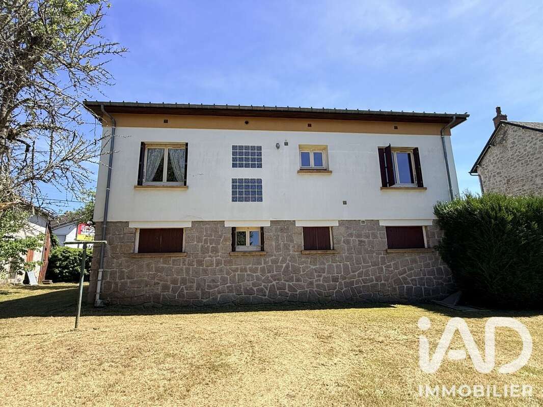 Maison 118 m² à Ussel  - photo 8