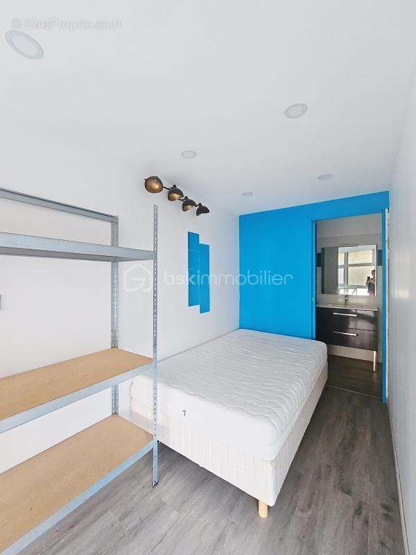 Commerce à LA GRANDE-MOTTE