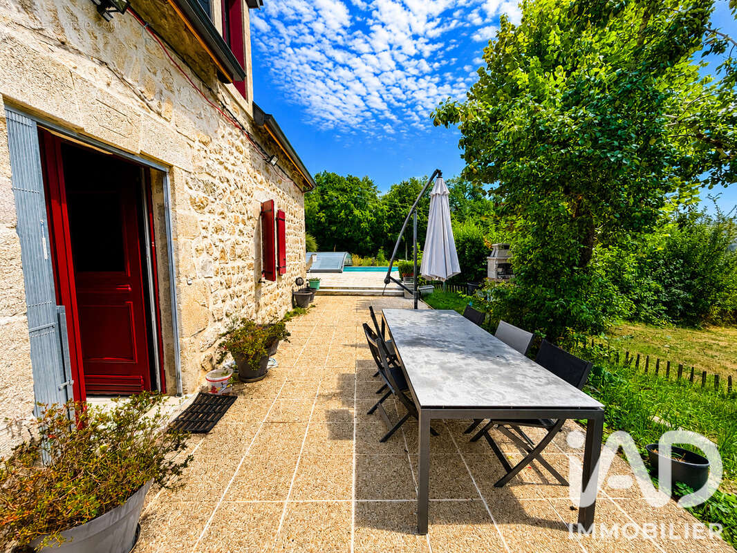 Maison 149 m² à Saint-Exupery-Les-Roches  - photo 3