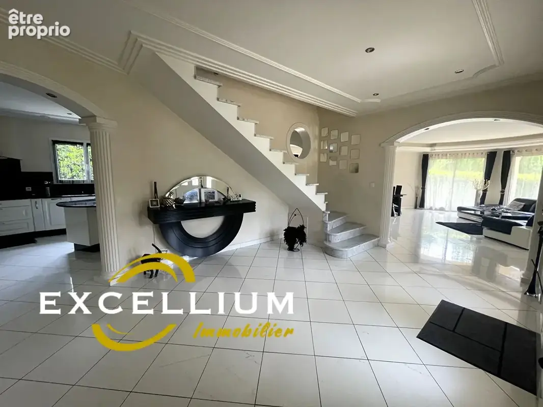 Maison Rochetaillée Sur Saone 200 m2 sur 1200m2 de terrain - photo 3