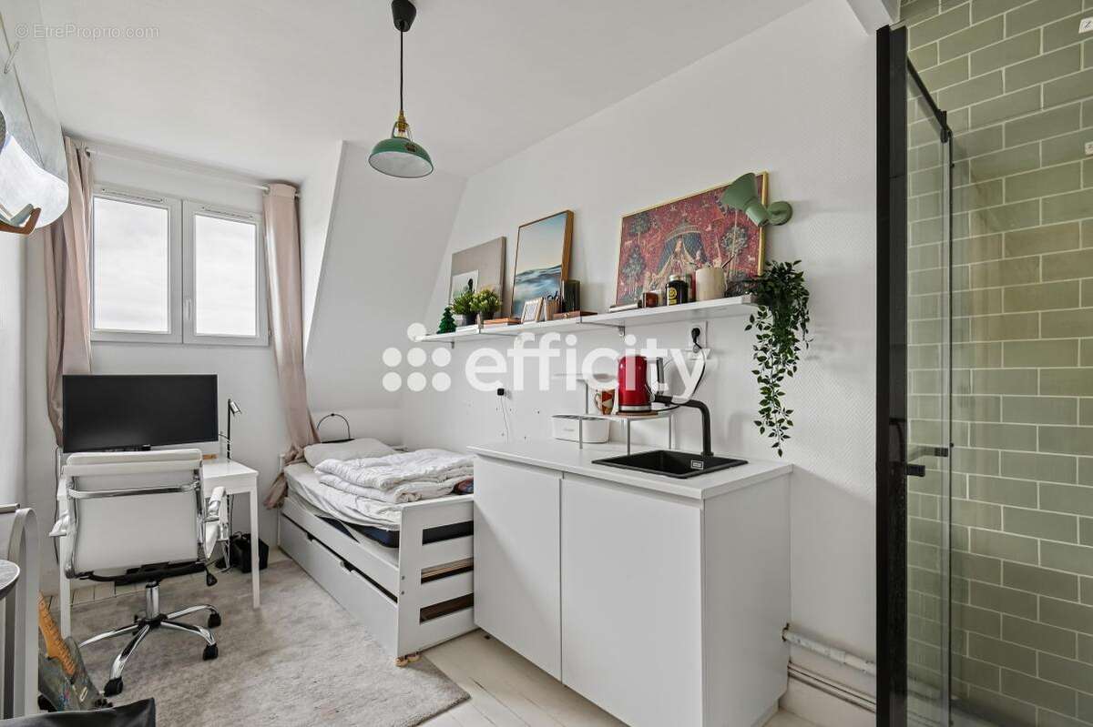 Appartement à NEUILLY-SUR-SEINE