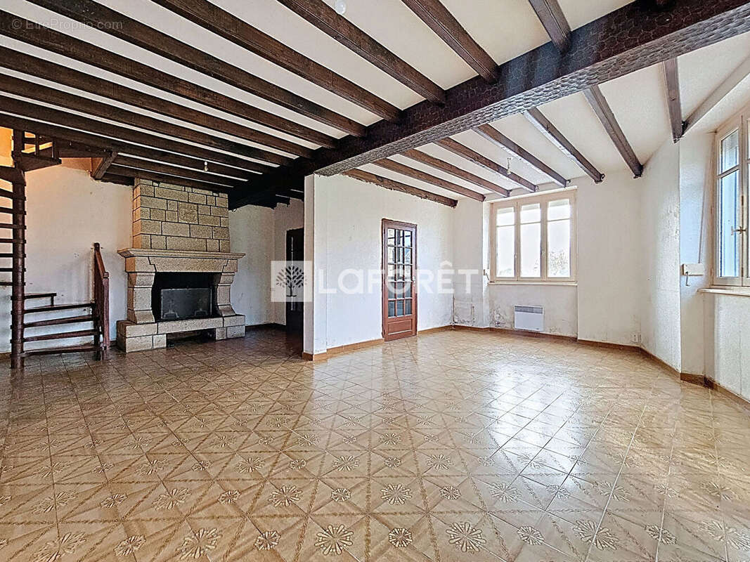 Maison à SAINT-MALO-DES-TROIS-FONTAINES