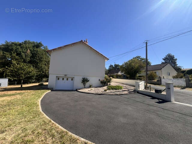 - maison t3 - terrain 3500m2 - photo 4
