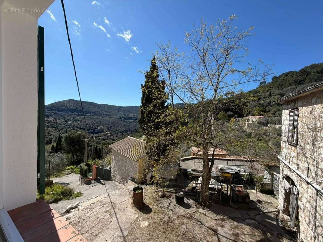 Appartement à LA TURBIE