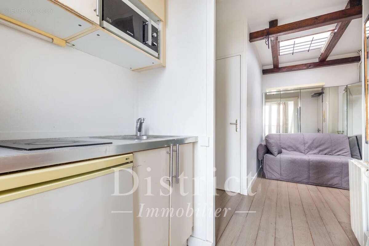 Appartement à PARIS-1E