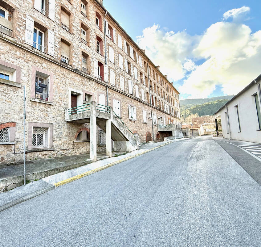 Appartement à SOLLIES-PONT