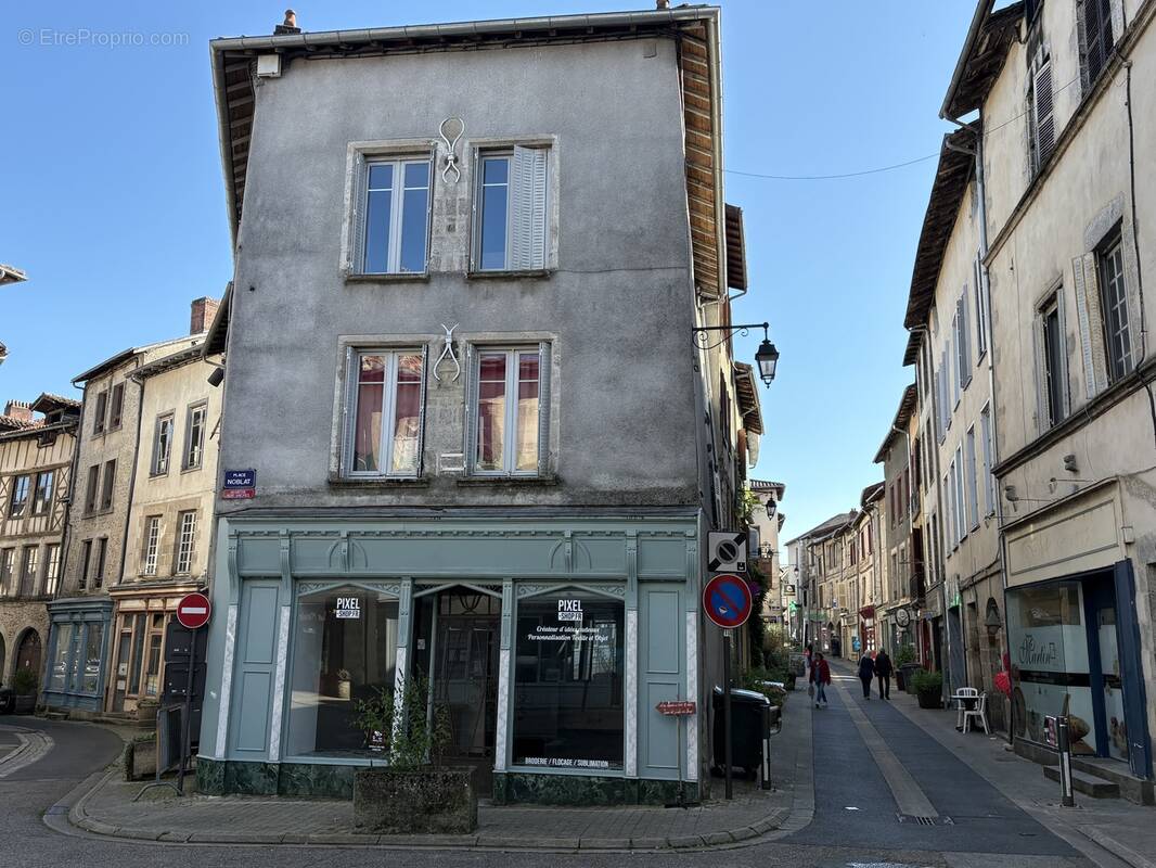 Appartement à SAINT-LEONARD-DE-NOBLAT