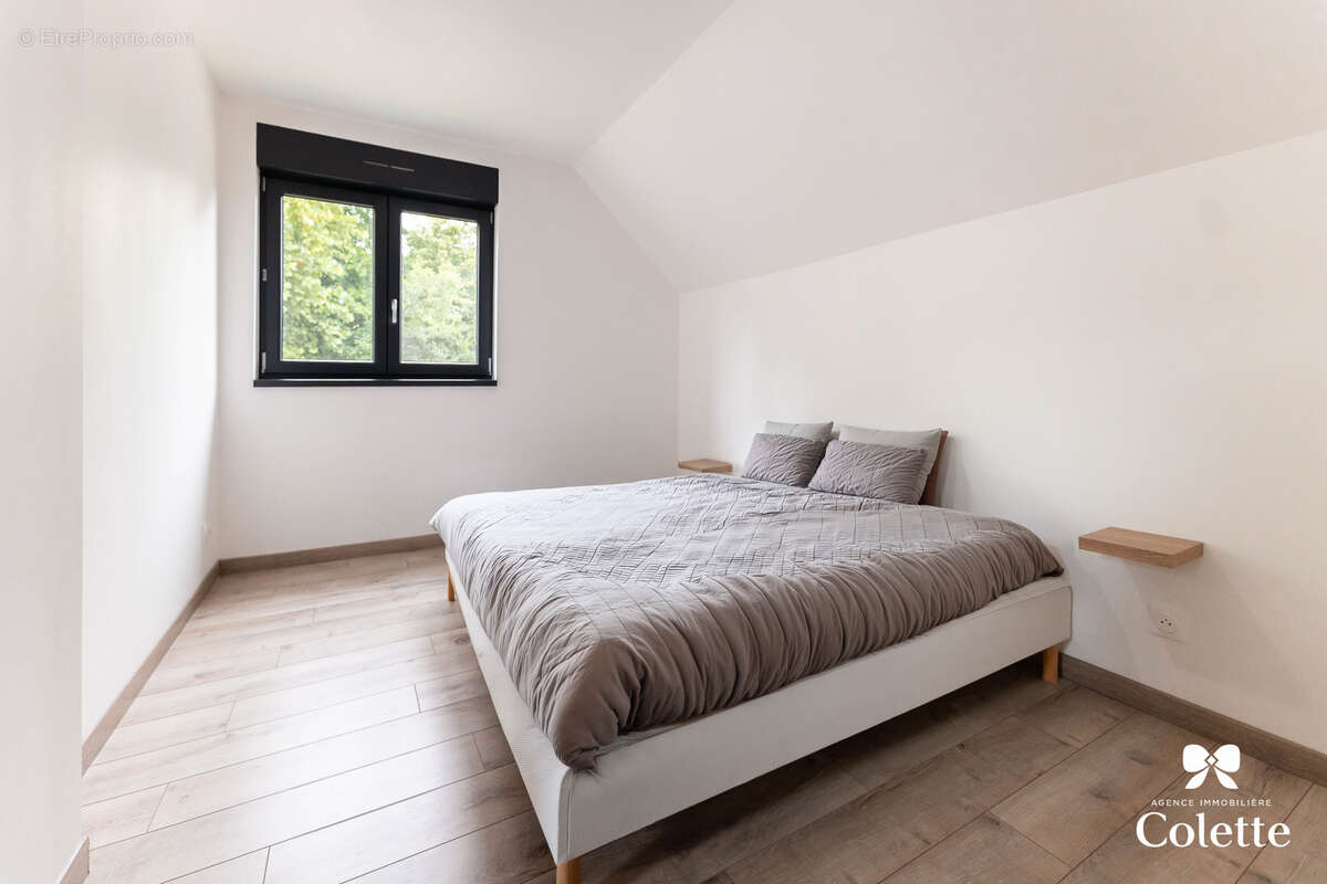 Maison moderne 5 pieces de 136 m2 avec piscine - photo 8