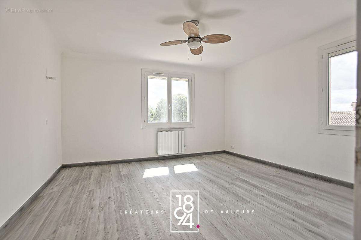 Manduel - Maison 114 m2 - 4 chambres - terrain 548 m2 - photo 8