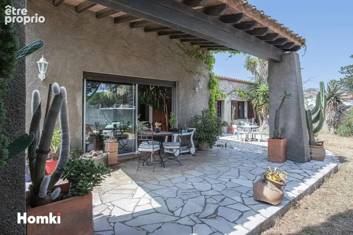 Maison/Villa T7 de 223 m² avec une indépendance à Saint-Cyprien 66750 - photo 8