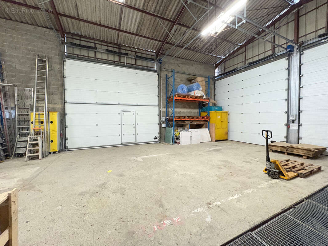 Commerce à VILLENEUVE-TOLOSANE