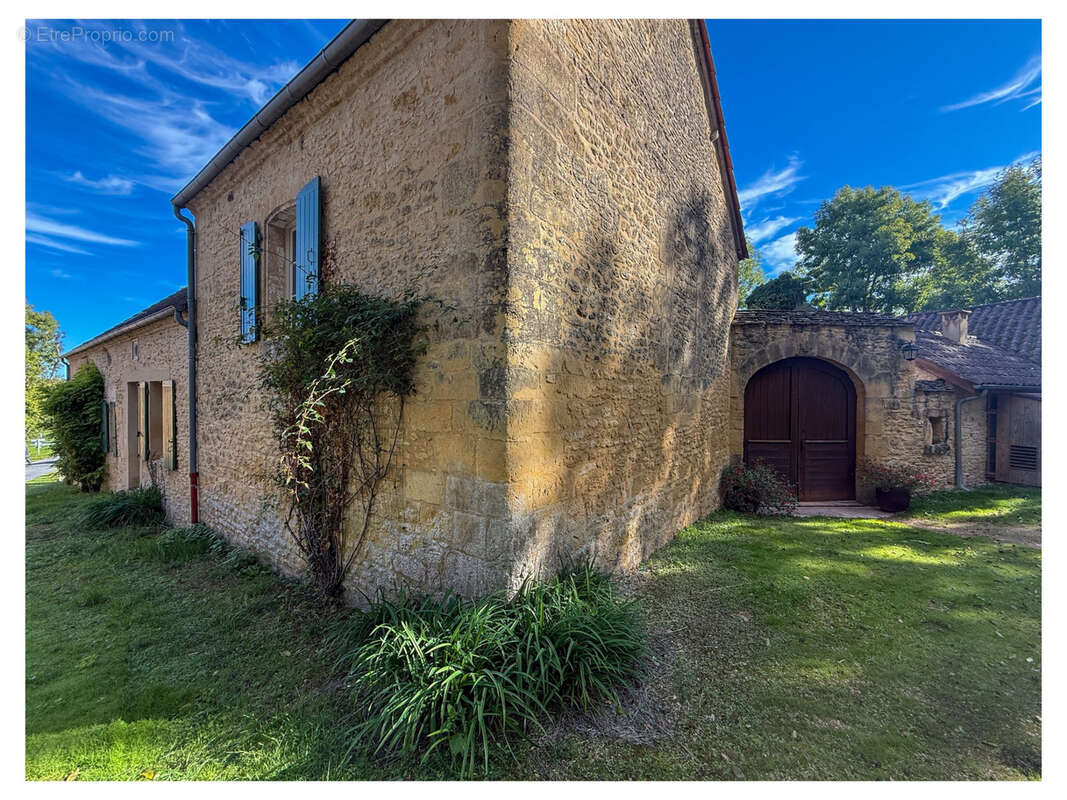 Maison à SAINT-AMAND-DE-COLY