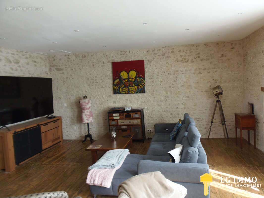 Maison à MORTAGNE-SUR-GIRONDE