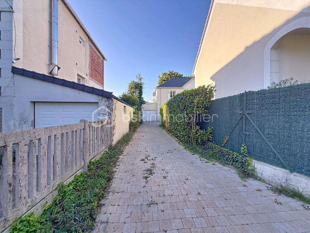 Maison à LES PAVILLONS-SOUS-BOIS