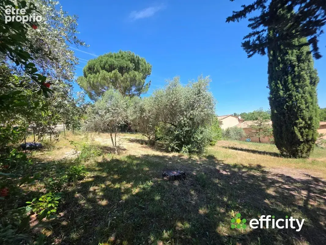 Terrain 1013 m² à Pierrevert  - photo 3