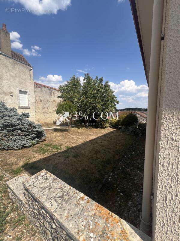3%. com immobilier à  saint savin - photo 16