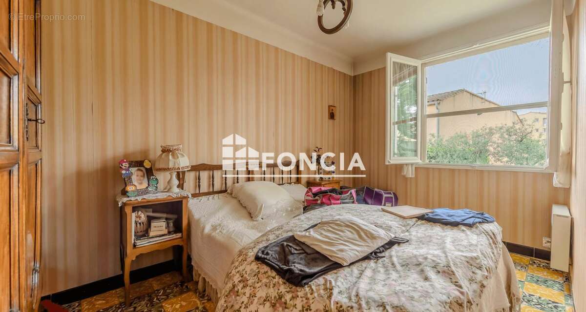 Le Pontet - Exclusivité : Maison 115 m² avec jardin arboré de 900 m² en plein centre-ville - photo 8
