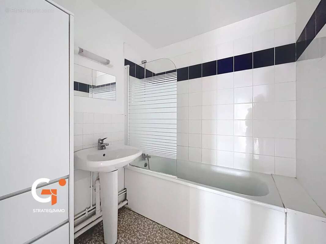 Appartement à LE MESNIL-ESNARD