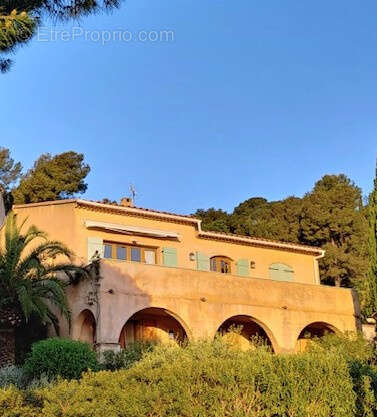Maison à HYERES