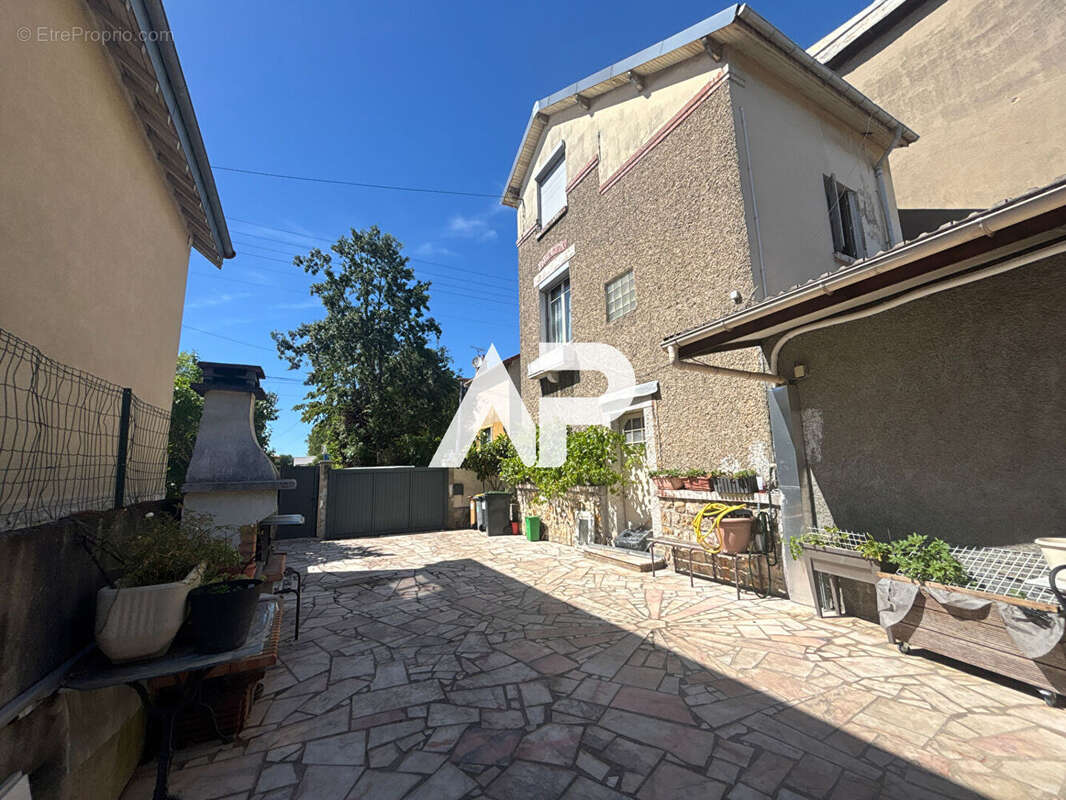Maison à DEUIL-LA-BARRE