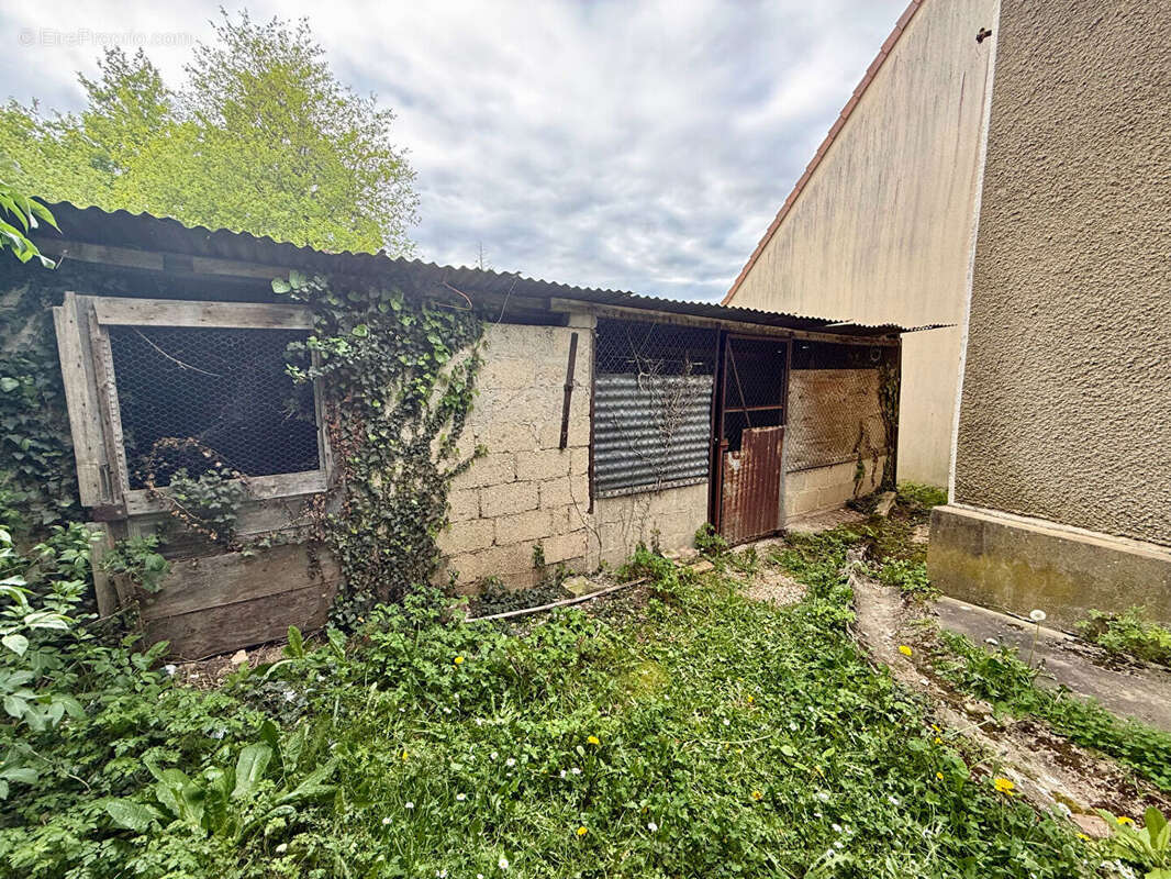 Maison à FLEURY-LA-VALLEE