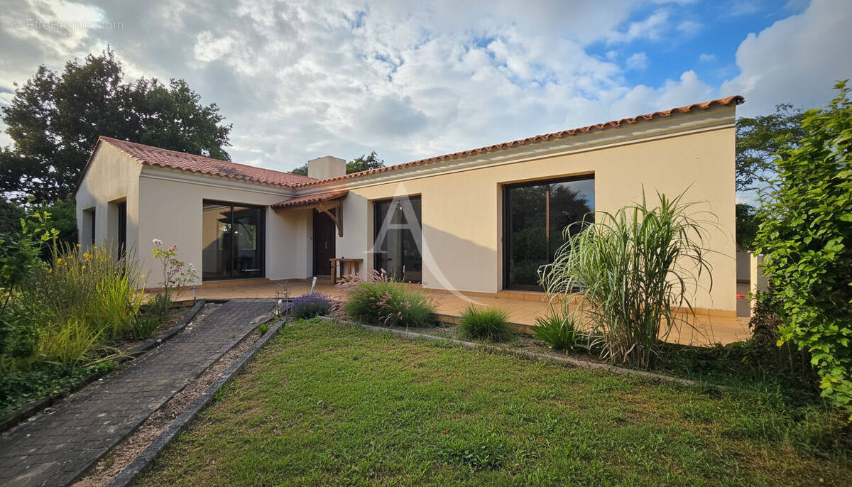 Maison à L'AIGUILLON-SUR-VIE