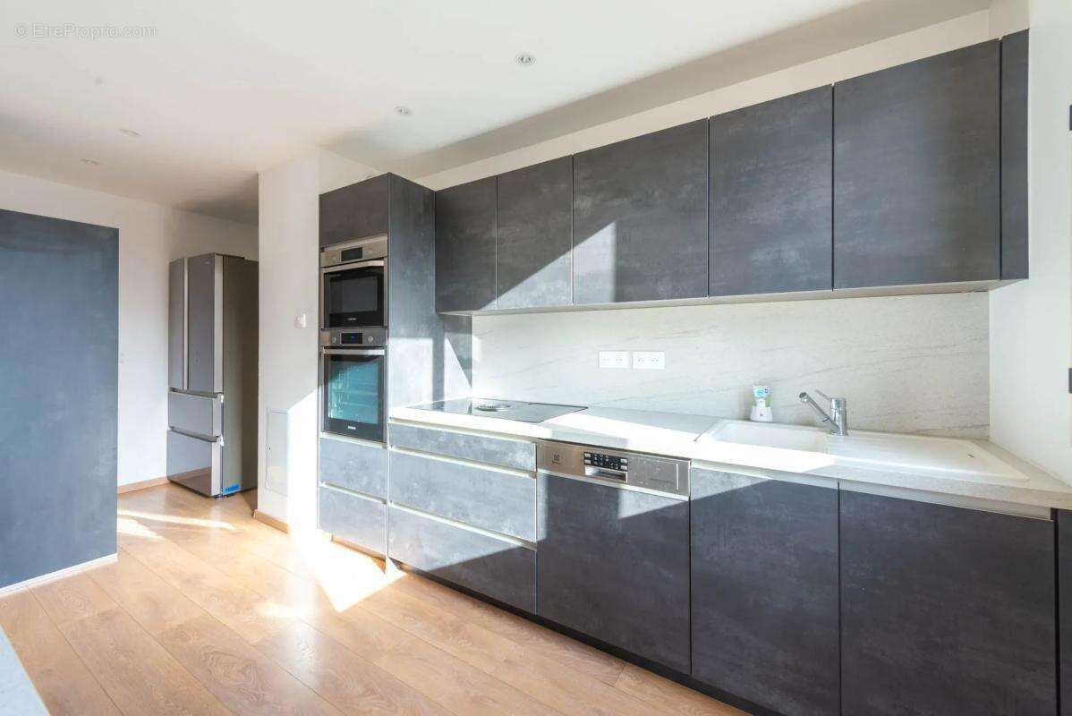 Appartement à SARTROUVILLE