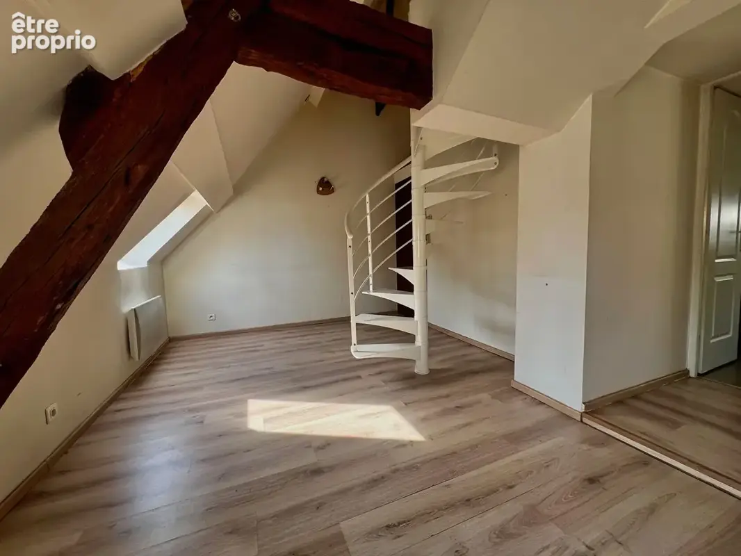 Appartement 2 pièces à vendre à Brie Comte Robert - Dernier étage avec parking extérieur - photo 3